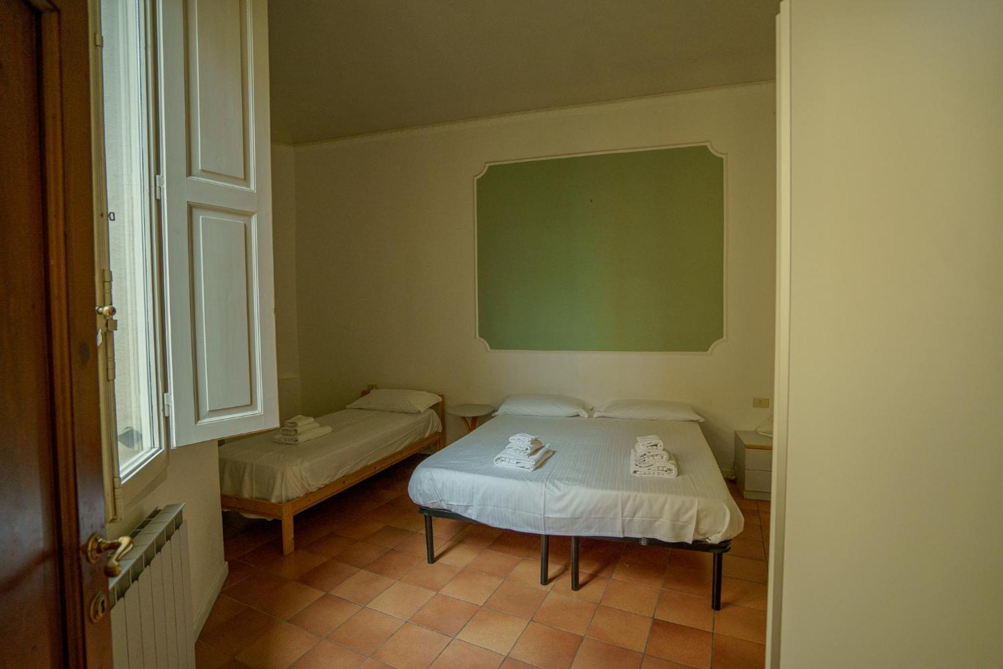 Tranquil Near Museums And Train Station Florencia